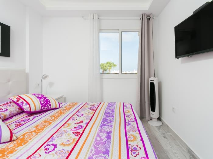 image 408. Enchanting sea view, wifi free and sea front 13