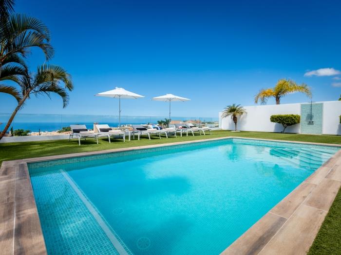 Villa Valentina con vista sull'oceano e piscina riscaldata