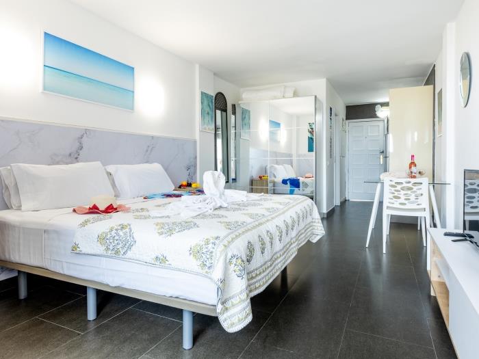 image 926 Precious Apartment, Beach front Sea view 16