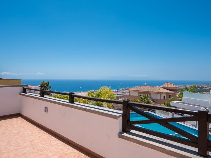 image 2. Incantevole villa con piscina privata e vista mare 21