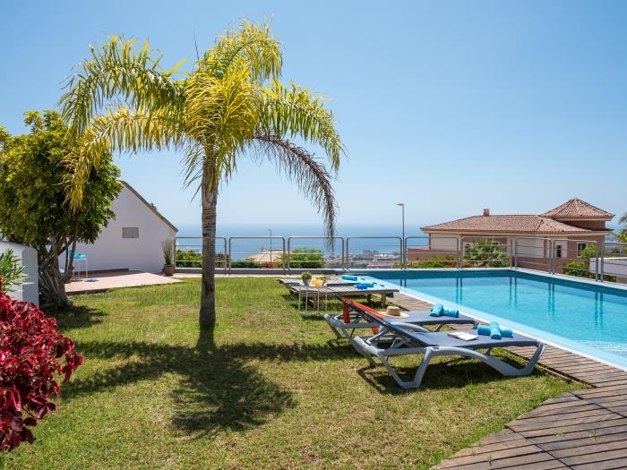 image 2. Incantevole villa con piscina privata e vista mare 32