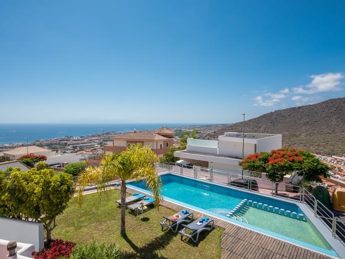 image 2. Incantevole villa con piscina privata e vista mare 38