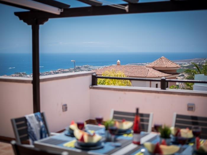image 2. Incantevole villa con piscina privata e vista mare 40