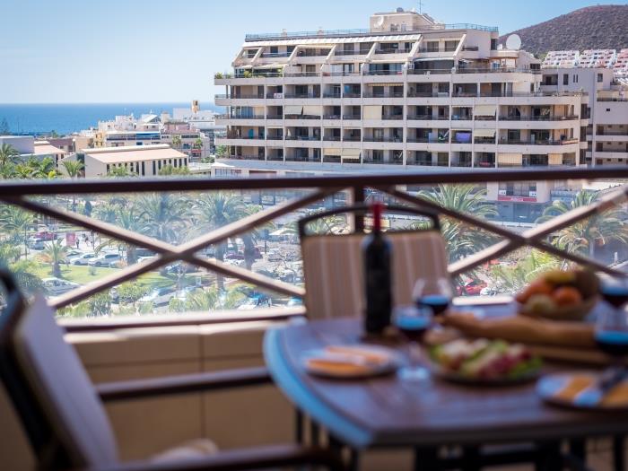 image Great 'San Marino' Terrace & Pool 10