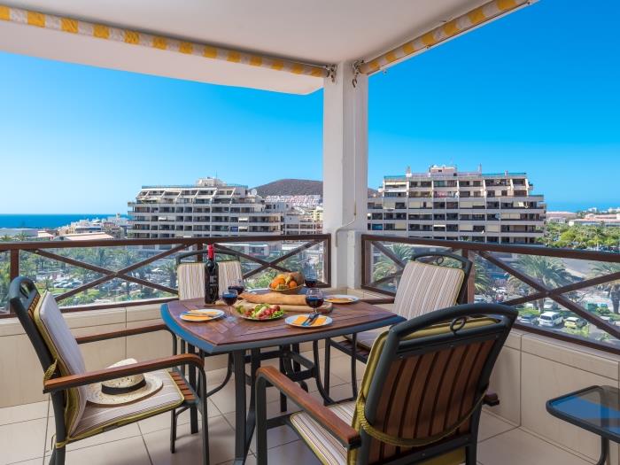 image Great 'San Marino' Terrace & Pool 21