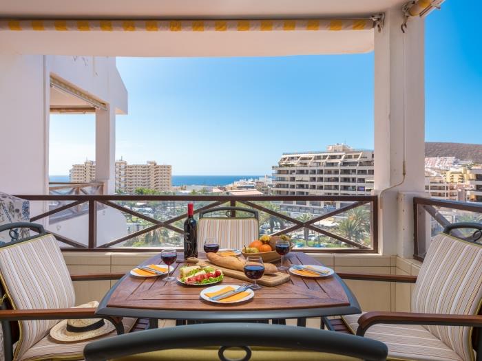 image Great 'San Marino' Terrace & Pool 23