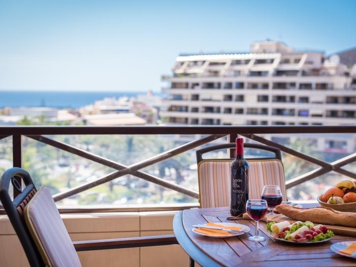 image Great 'San Marino' Terrace & Pool 9