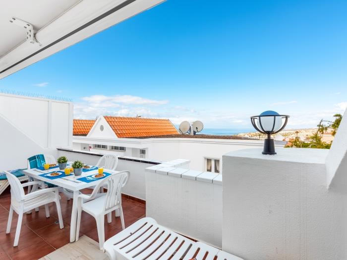 image C103 grande terrasse, piscine ! 9