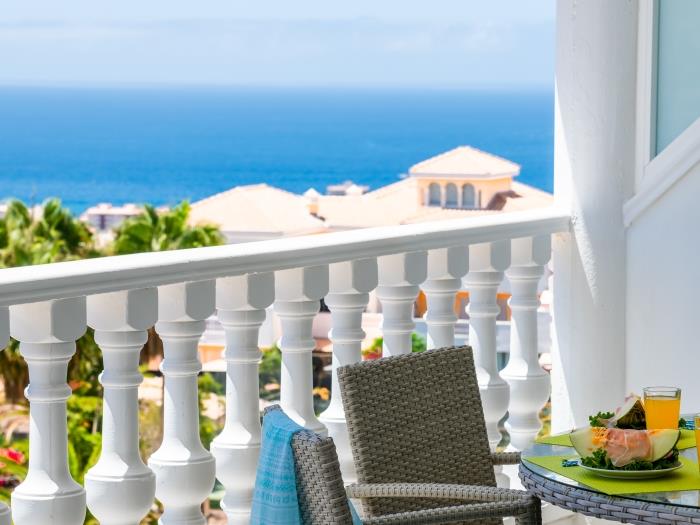 image 3C Penthouse with stunning views, Wi-Fi, swimming pool, tennis, padel, parking 3