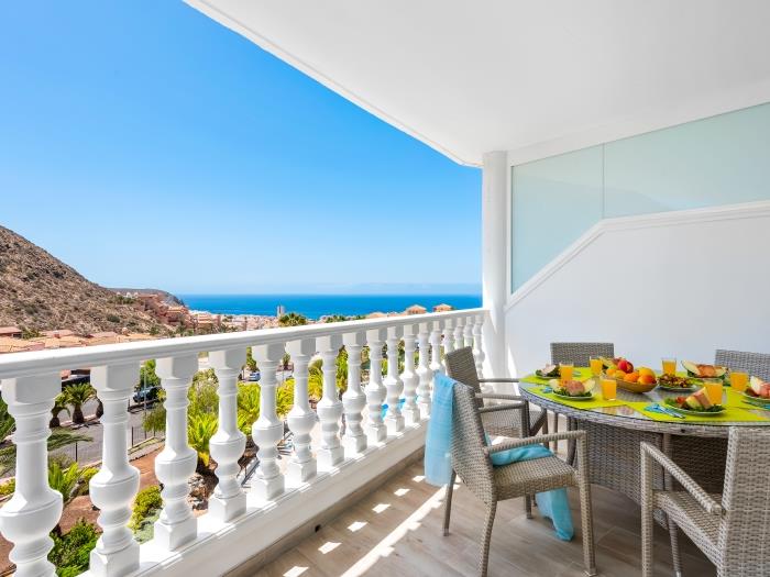 image 3C Penthouse with stunning views, Wi-Fi, swimming pool, tennis, padel, parking 4