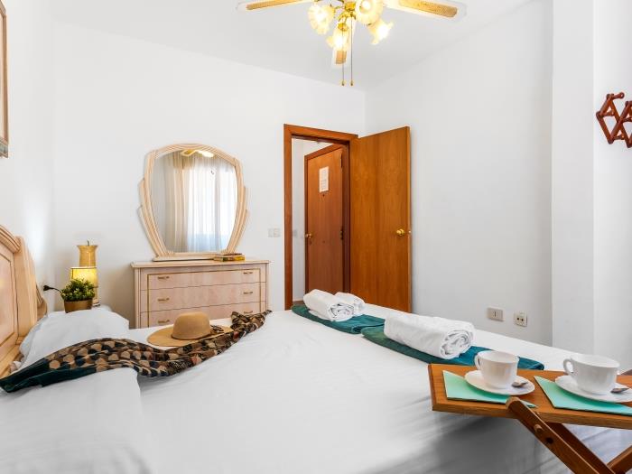 image 1.1 Beautiful seafront with balcony and WIFI 20