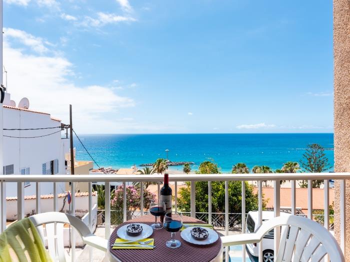 image 1.1 Beautiful seafront with balcony and WIFI 2