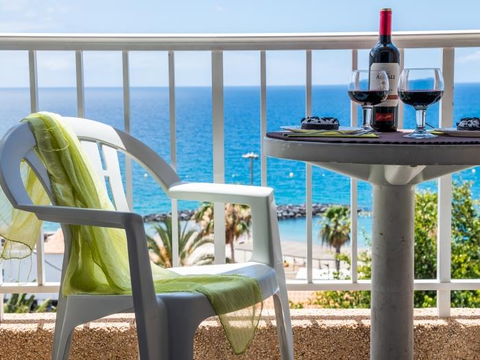 image 1.1 Beautiful seafront with balcony and WIFI 3