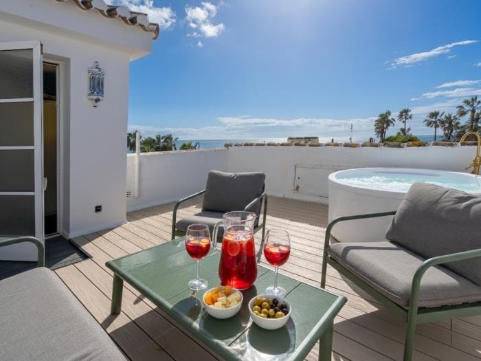 image 2 Beautiful Beach Front Villa in Mijas Playa Club 24