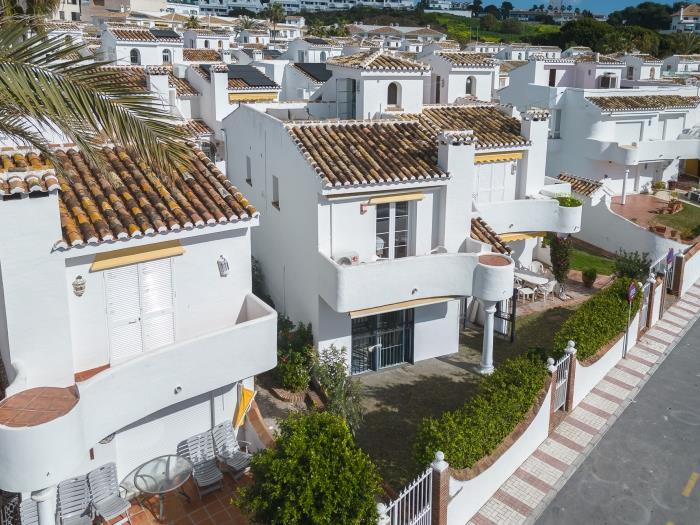 image 2 Beautiful Beach Front Villa in Mijas Playa Club 26