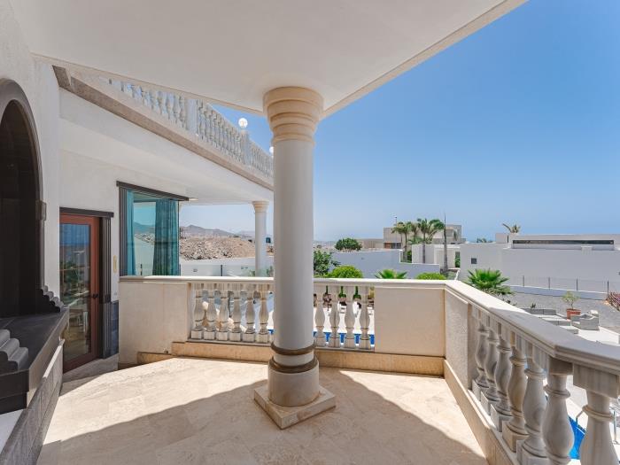 image Luxury Villa Nautilus Heated pool & Spa 32