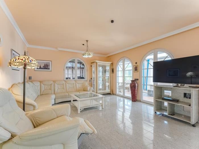 image Majestic Golf Villa Heated Pool Sea view 13