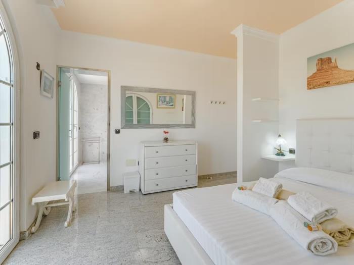 image Majestic Golf Villa Heated Pool Sea view 20