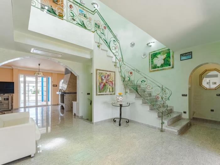 image Majestic Golf Villa Heated Pool Sea view 7