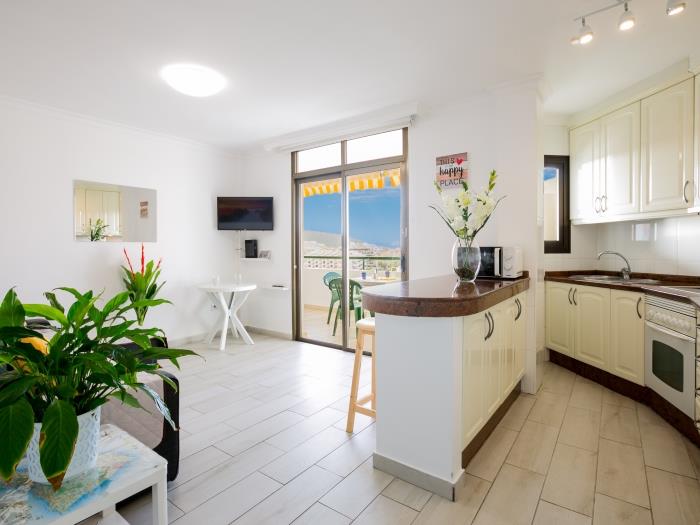 image 603C Summerland Beautiful apartment, 6th floor 1