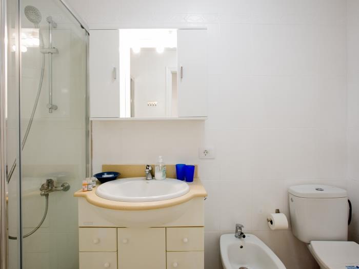 image 603C Summerland Beautiful apartment, 6th floor 8