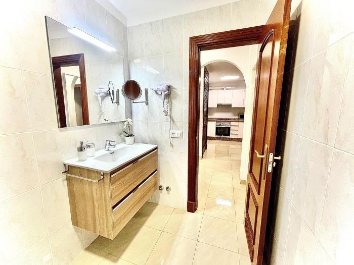 image 422 Quiet, beautiful flat with sea view, wifi 36