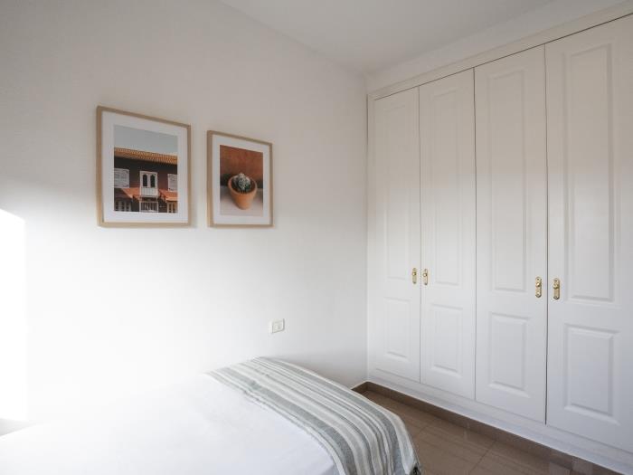 image 1 Bellamar bright apartment La Caleta 27