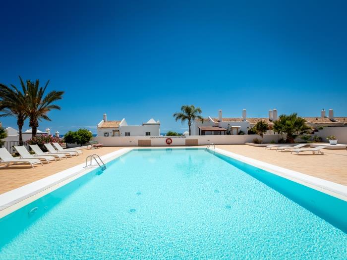 image 8B Albatros Playa Paraíso, elegant and modern apt 3