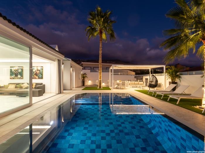 image Villa Nicole wifi private Heated Pool 2