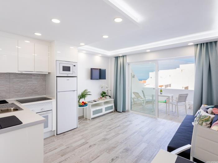 image Estilo y Confort: Marina Primavera 88, ¡Piscina Incluida! 1