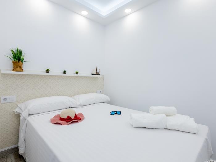 image Style and Comfort: Marina Primavera 88, Pool Included! 22