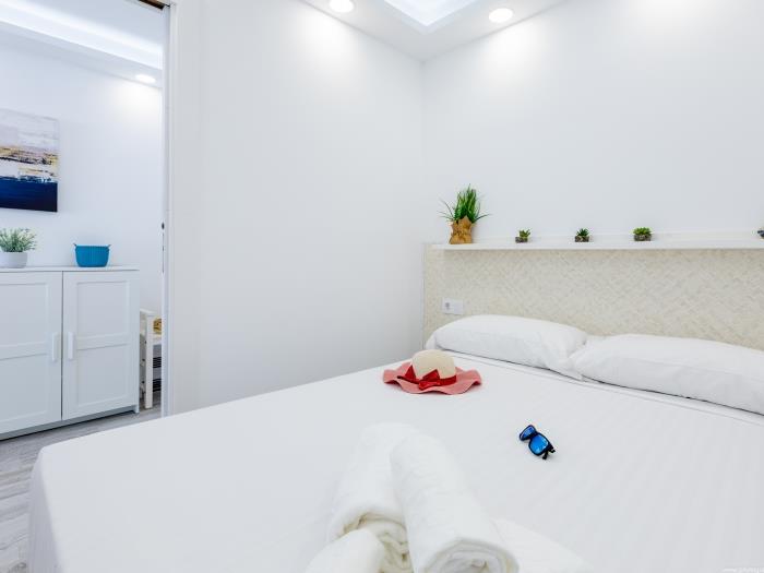 image Style and Comfort: Marina Primavera 88, Pool Included! 23