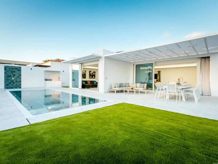 image Villa Michelle private oasis Heated Pool and wifi 3