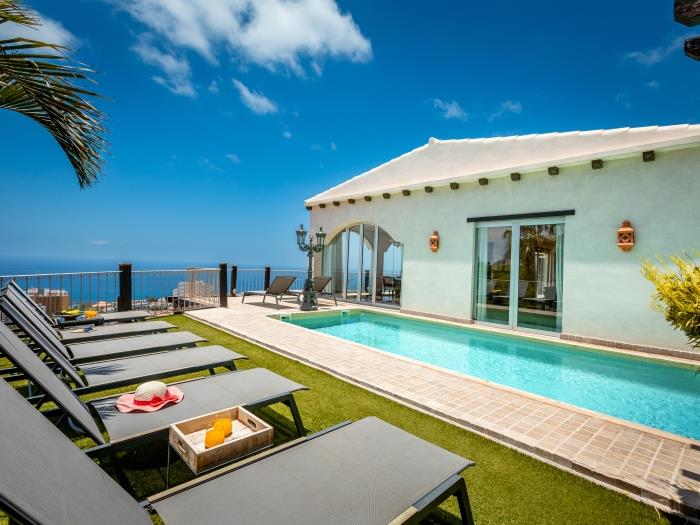 Villa Toscana con piscina interna riscaldata, vista mare
