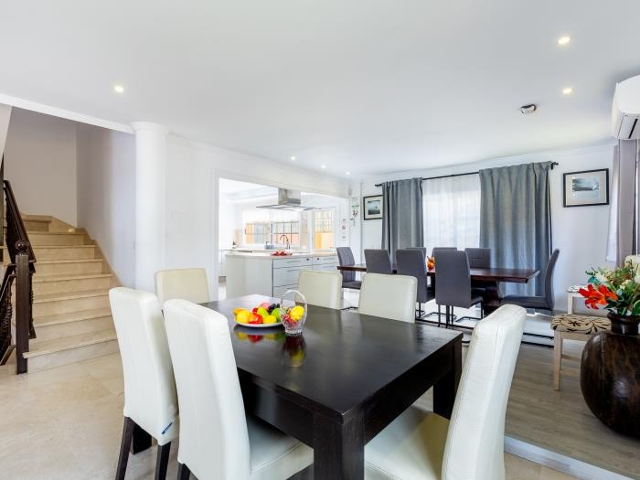 image Luxury Villa Luna with Private Heated Pool 11