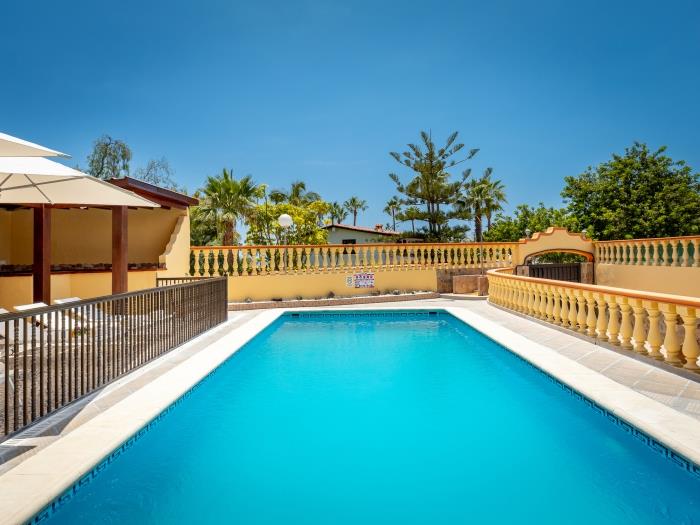 image Luxury Villa Luna with Private Heated Pool 15