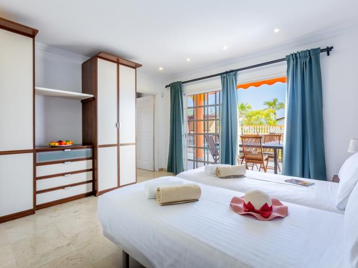 image Luxury Villa Luna with Private Heated Pool 21