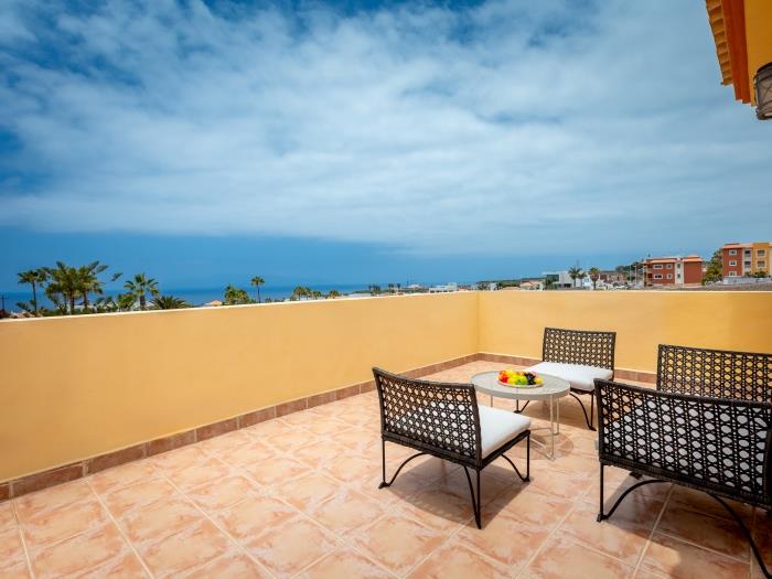 image Luxury Villa Luna with Private Heated Pool 23