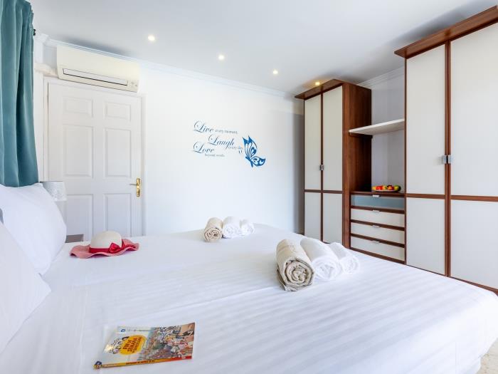 image Luxury Villa Luna with Private Heated Pool 27