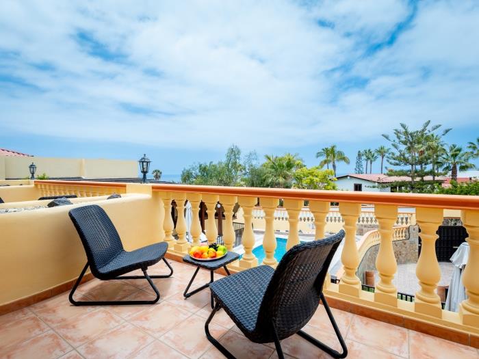 image Luxury Villa Luna with Private Heated Pool 30