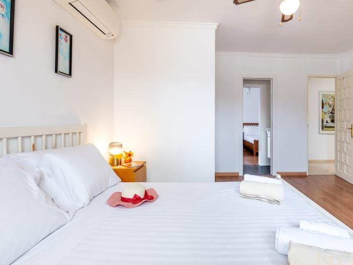 image Luxury Villa Luna with Private Heated Pool 38