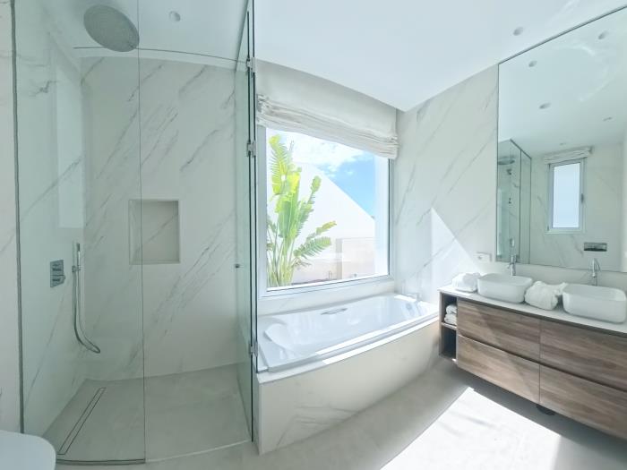 image Luxury Villa Martina private heated pool, jacuzzi Abama 22