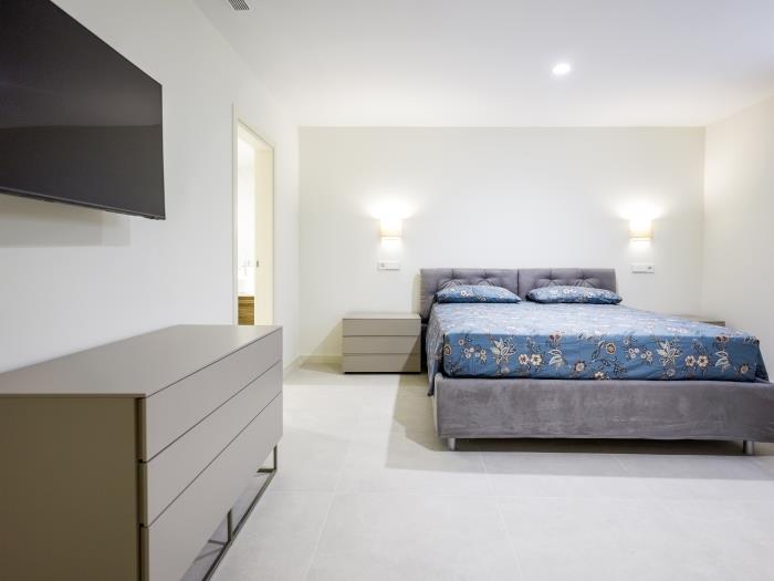 image Luxury Villa Martina private heated pool, jacuzzi Abama 24