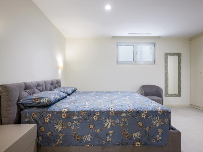 image Luxury Villa Martina private heated pool, jacuzzi Abama 25