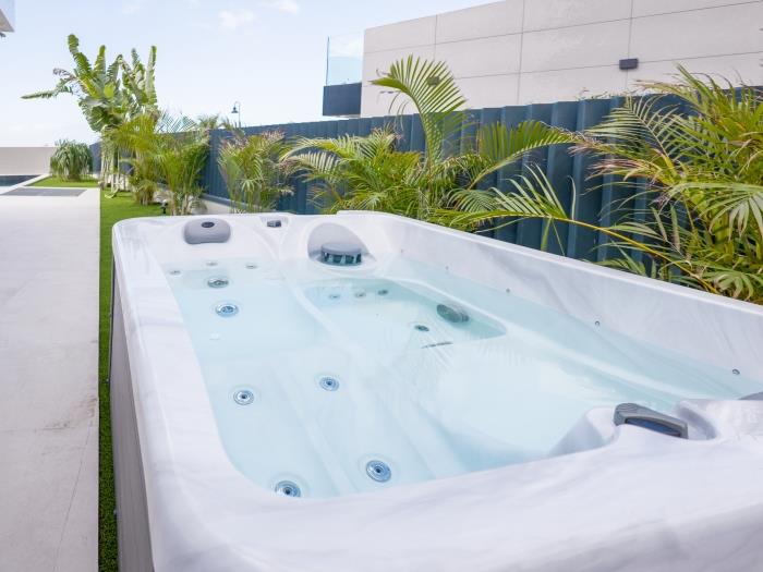 image Luxury Villa Martina private heated pool, jacuzzi Abama 40