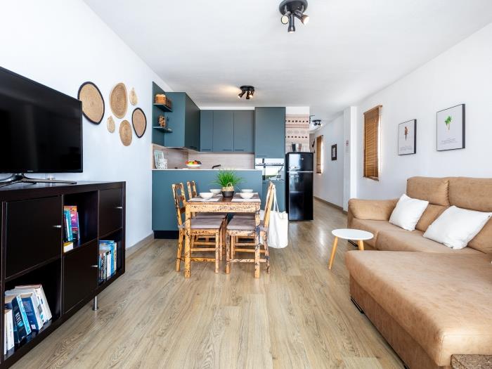 image Modern 2-bedroom apartment with pool 12