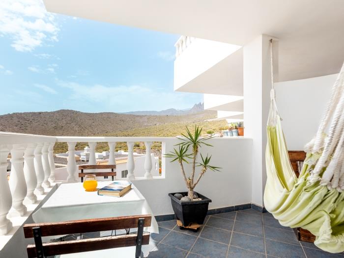 image Modern 2-bedroom apartment with pool 15