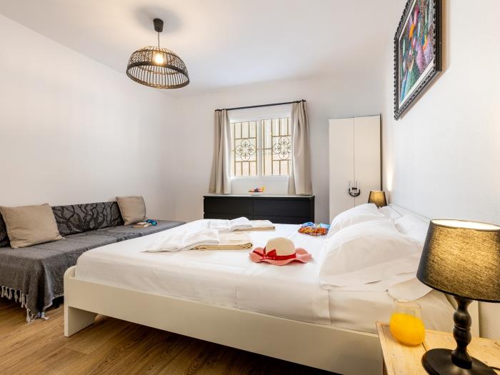 image Modern 2-bedroom apartment with pool 20