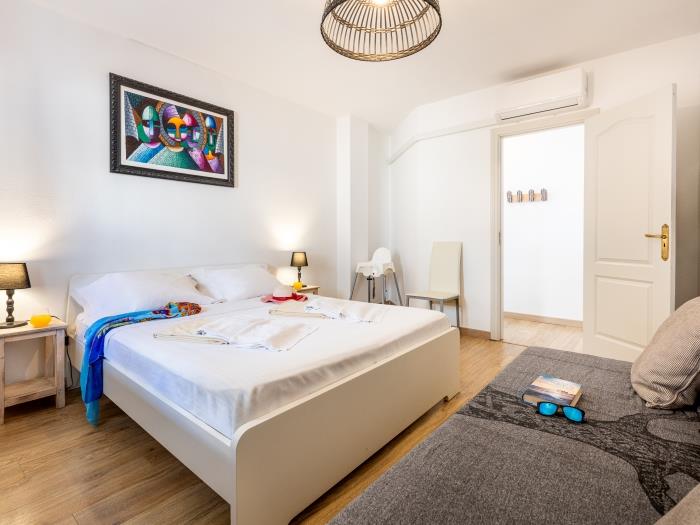 image Modern 2-bedroom apartment with pool 21