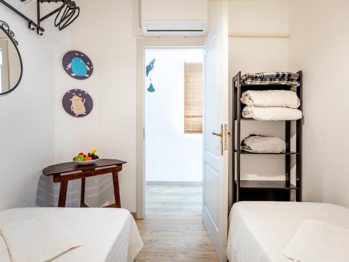 image Modern 2-bedroom apartment with pool 27